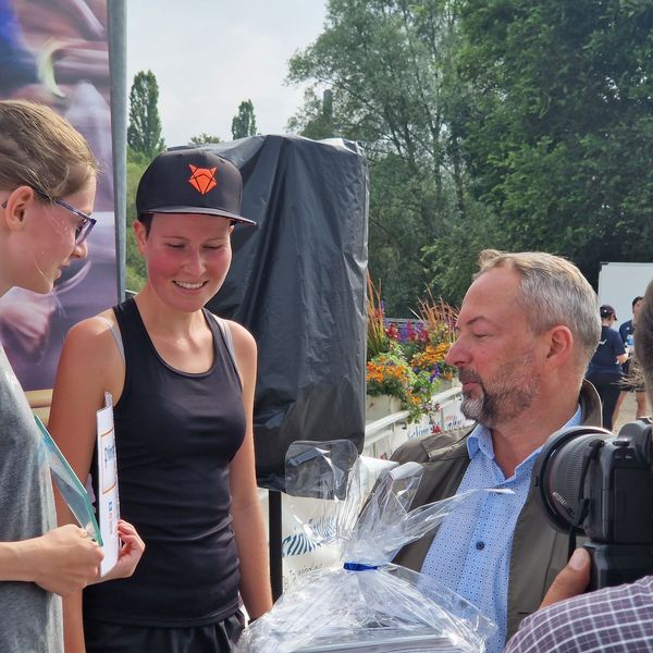 SWP CityLauf 2023 - Siegerehrungen & Spendenübergabe