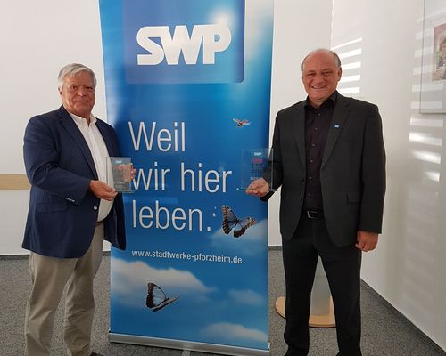 Neue Pokale präsentiert
