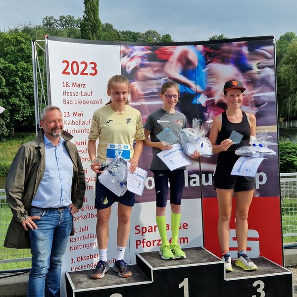 SWP CityLauf 2023 - Siegerehrungen & Spendenübergabe