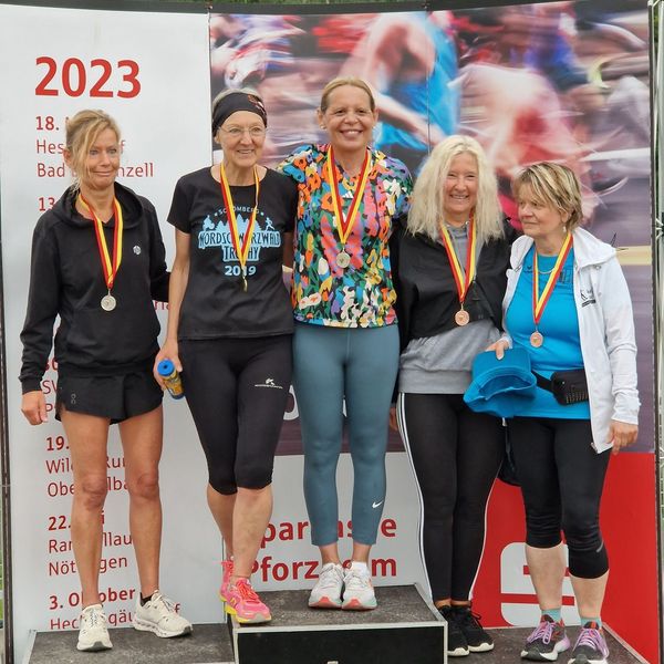 SWP CityLauf 2023 - Siegerehrungen & Spendenübergabe