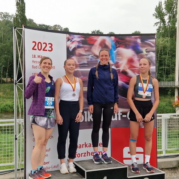 SWP CityLauf 2023 - Siegerehrungen & Spendenübergabe
