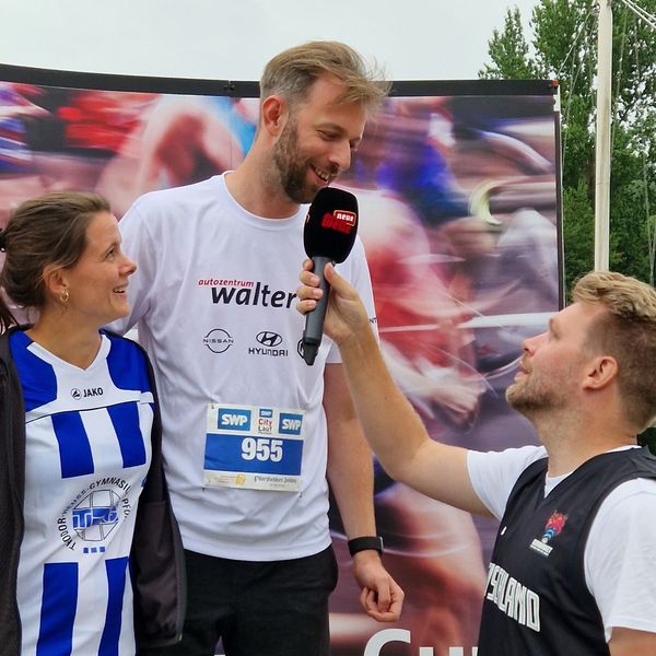 SWP CityLauf 2023 - Siegerehrungen & Spendenübergabe