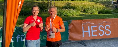 BLV-Geschäftsführerin Mareike Röder und Reha-Zentrum Hess Geschäftsführerin Kim Hess beim AOK Firmenlauf Pforzheim.