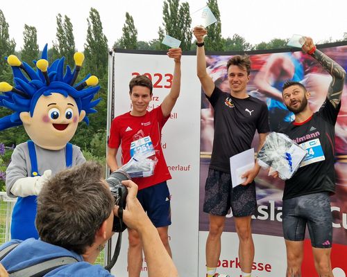 SWP CityLauf 2023 - Siegerehrungen & Spendenübergabe