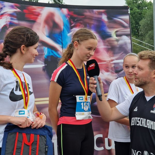 SWP CityLauf 2023 - Siegerehrungen & Spendenübergabe