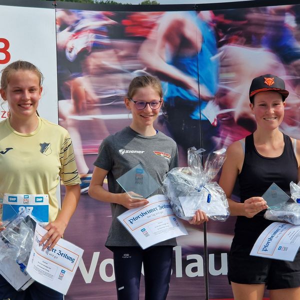 SWP CityLauf 2023 - Siegerehrungen & Spendenübergabe