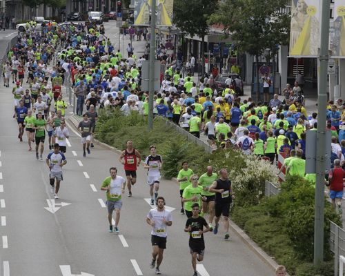 Spannender Kampf um den Pokal des größten Laufteams