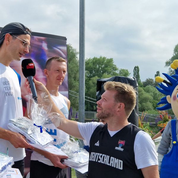 SWP CityLauf 2023 - Siegerehrungen & Spendenübergabe