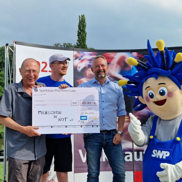 SWP CityLauf 2023 - Siegerehrungen & Spendenübergabe