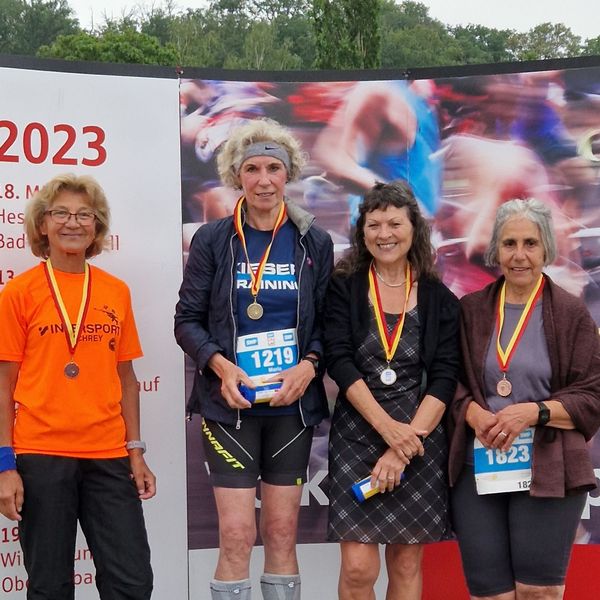 SWP CityLauf 2023 - Siegerehrungen & Spendenübergabe