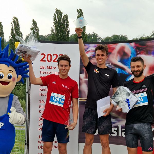 SWP CityLauf 2023 - Siegerehrungen & Spendenübergabe