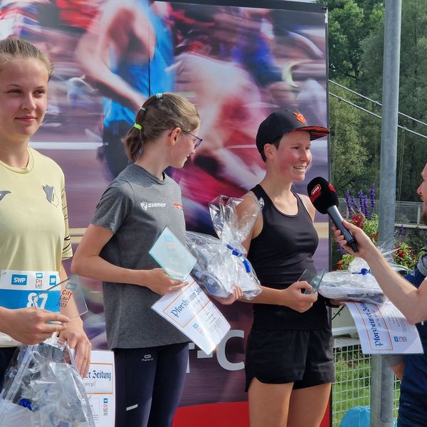 SWP CityLauf 2023 - Siegerehrungen & Spendenübergabe