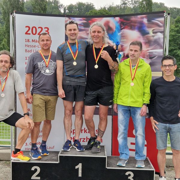 SWP CityLauf 2023 - Siegerehrungen & Spendenübergabe